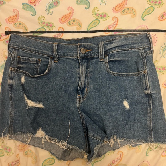 Old Navy Boyfriend Denim Shorts - Picture 8 of 15